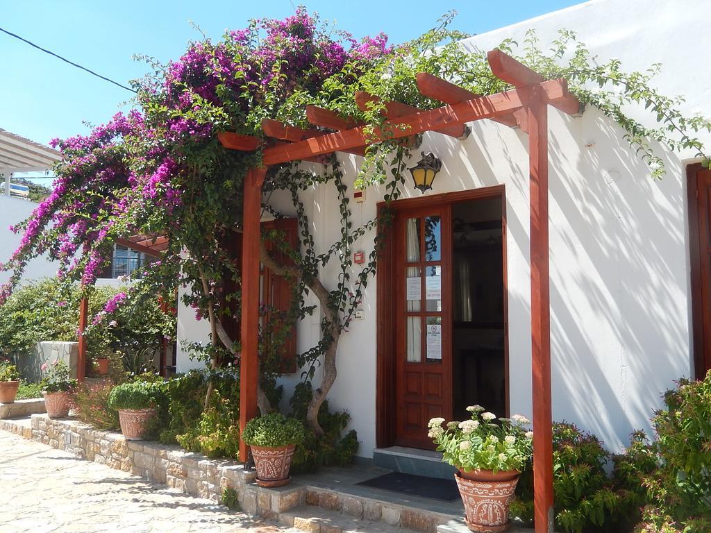 Deidamia Hotel Skyros Buitenkant foto
