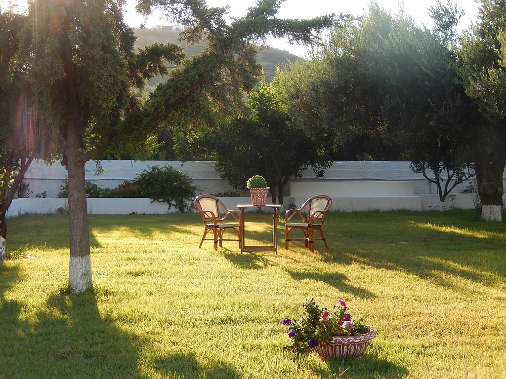 Deidamia Hotel Skyros Buitenkant foto