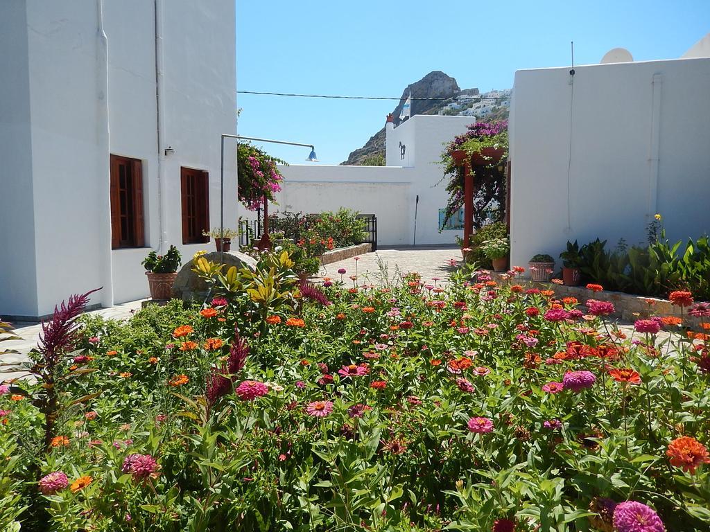 Deidamia Hotel Skyros Buitenkant foto