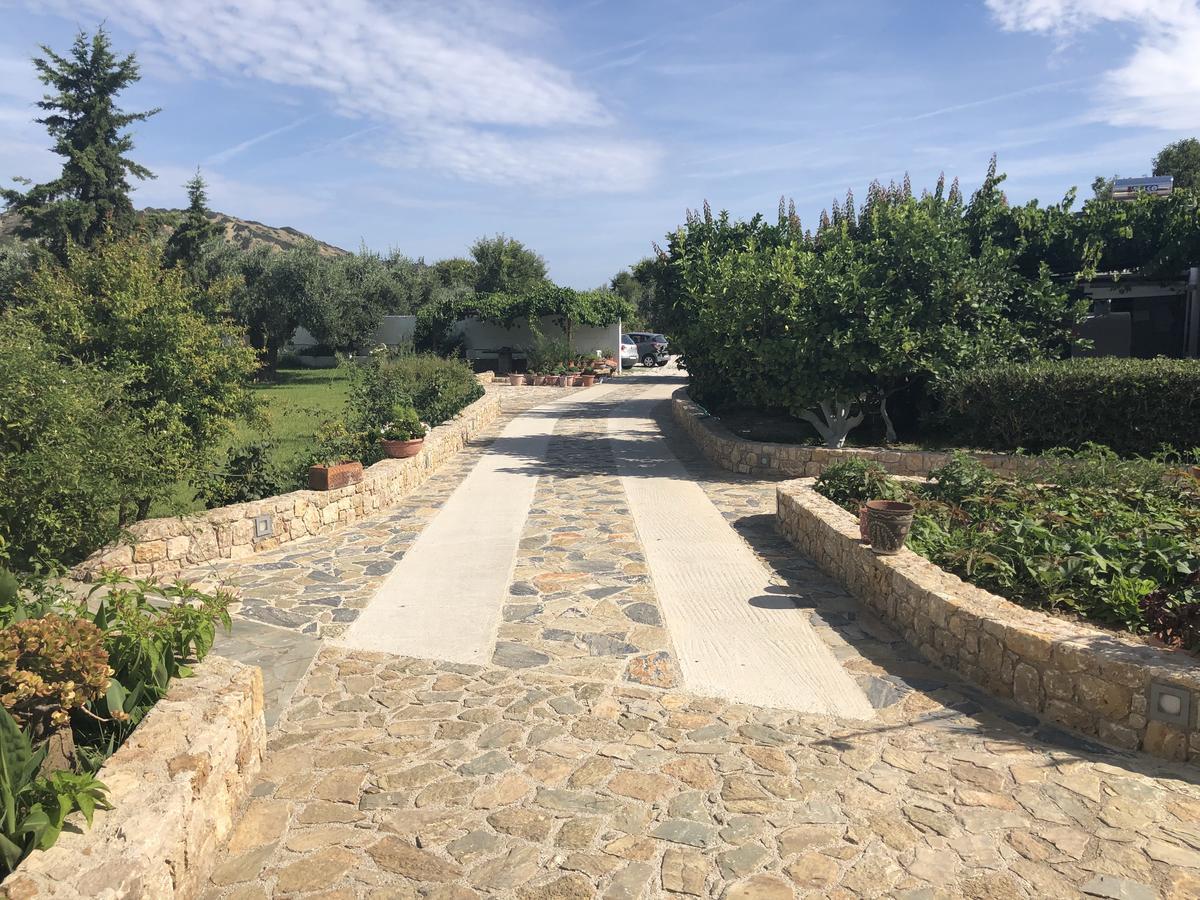 Deidamia Hotel Skyros Buitenkant foto