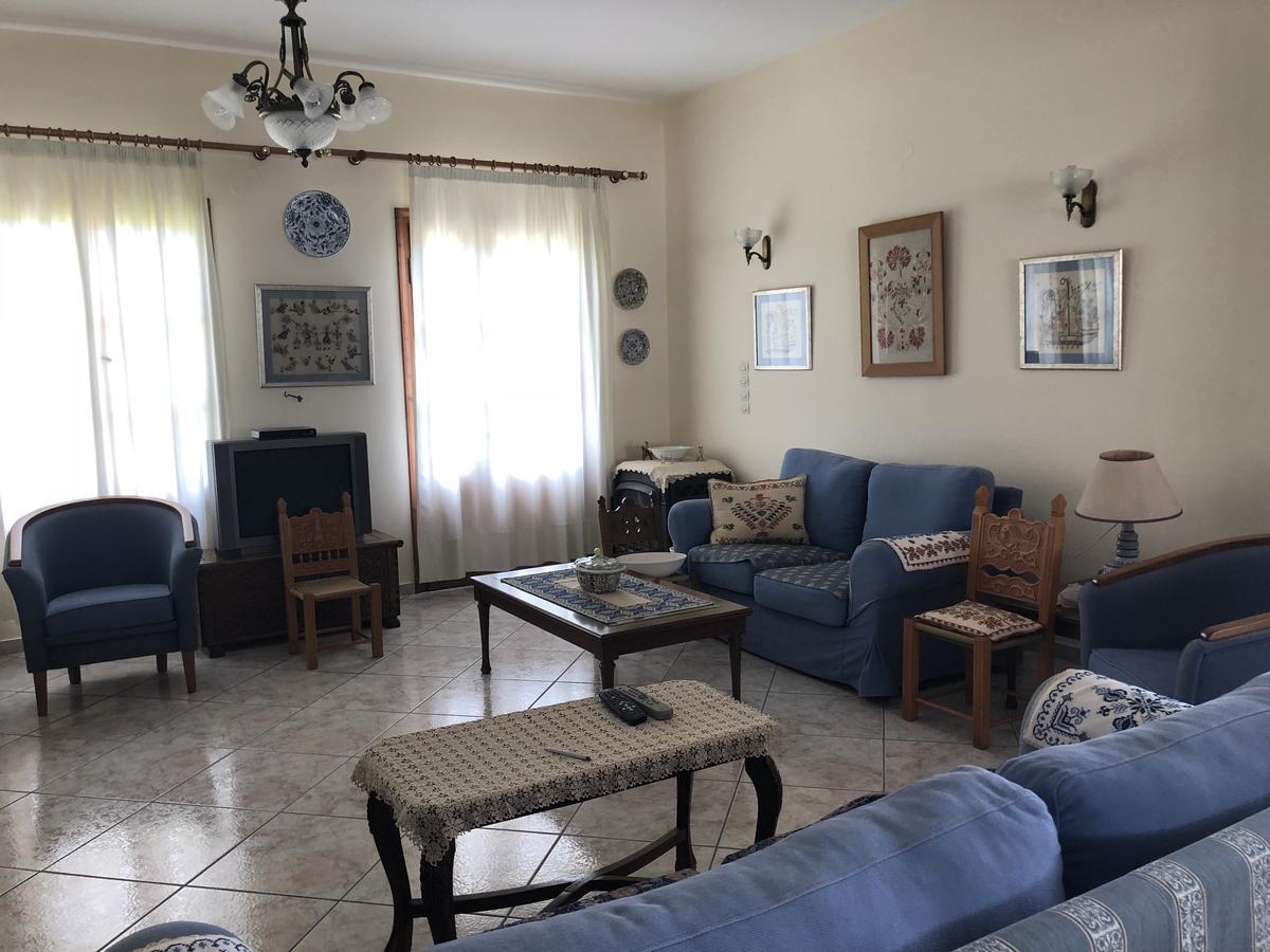 Deidamia Hotel Skyros Buitenkant foto